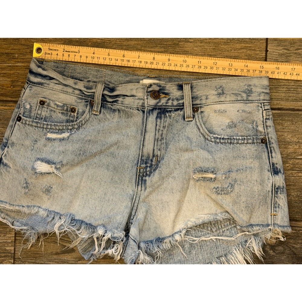 Pistola Distressed Light Wash Denim Shorts Frayed Hem Size 27 100% Cotton Mini - Picture 7 of 10